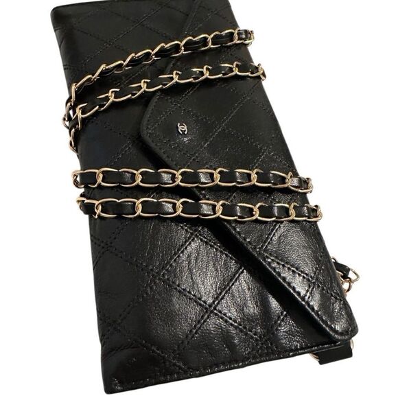 Lot - Chanel Black Quilted Lambskin Leather Envelope Wallet CHANEL Black Quilted Wallet with Envelope Design